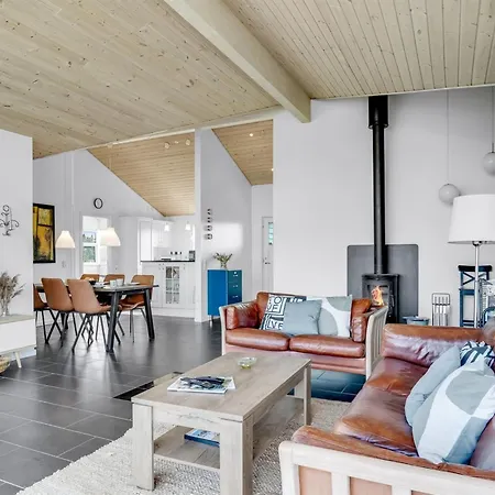 Sulki - 3-5km From The Sea By Interhome
